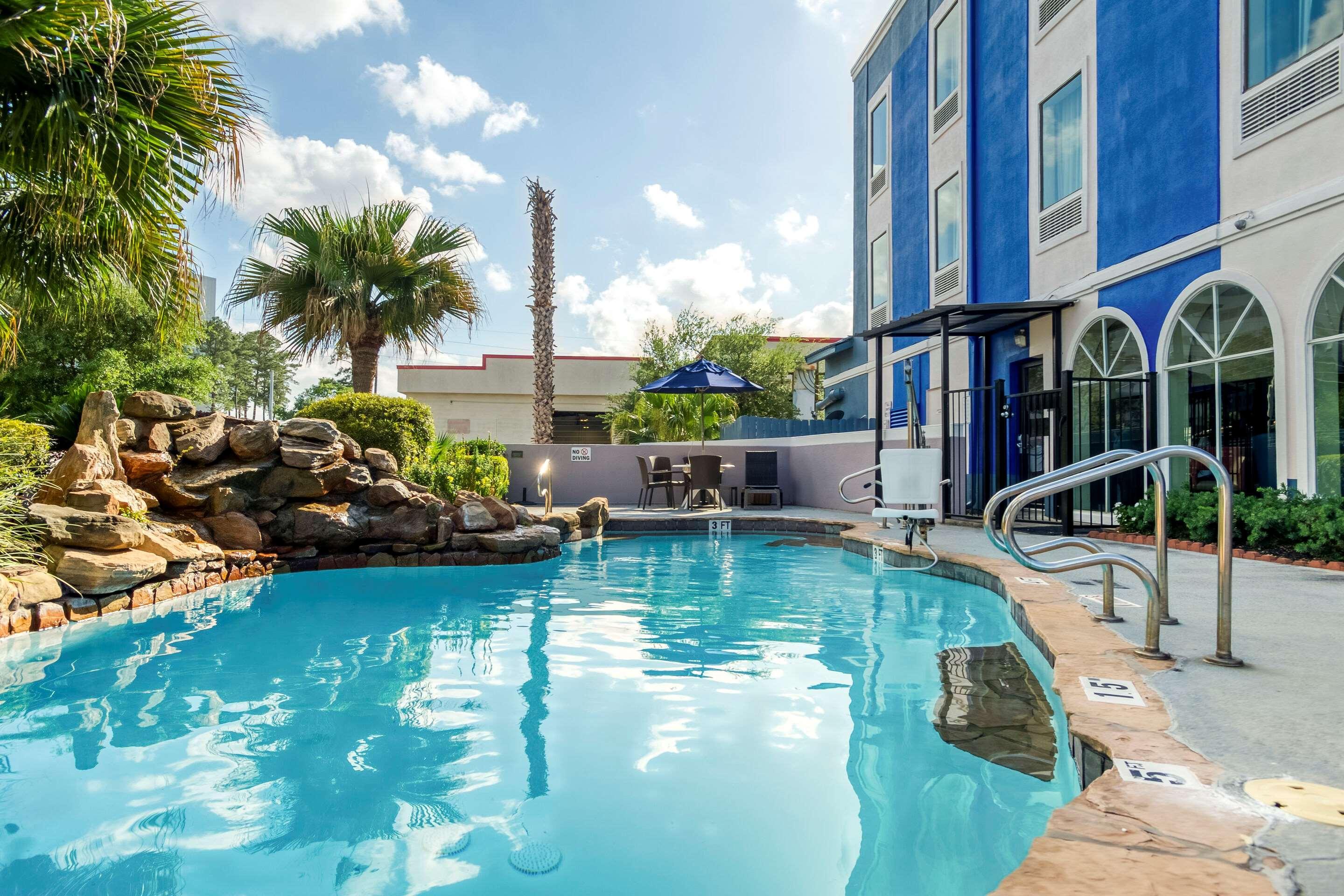 Comfort Inn & Suites Fm1960-Champions Houston Exterior photo